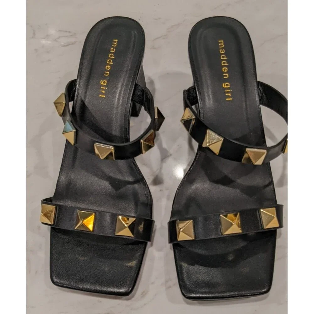 MADDEN GIRL Steve Madden Two Strap Gold Studded Block Heel Sandals 8.5